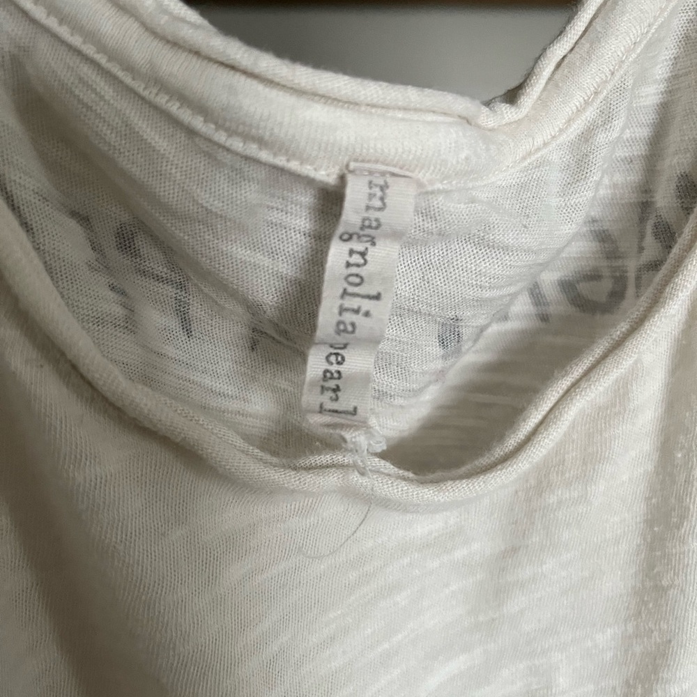 Magnolia Pearl White Graphic Short Sleeve Tee with Red Accents - Picture 4 of 8